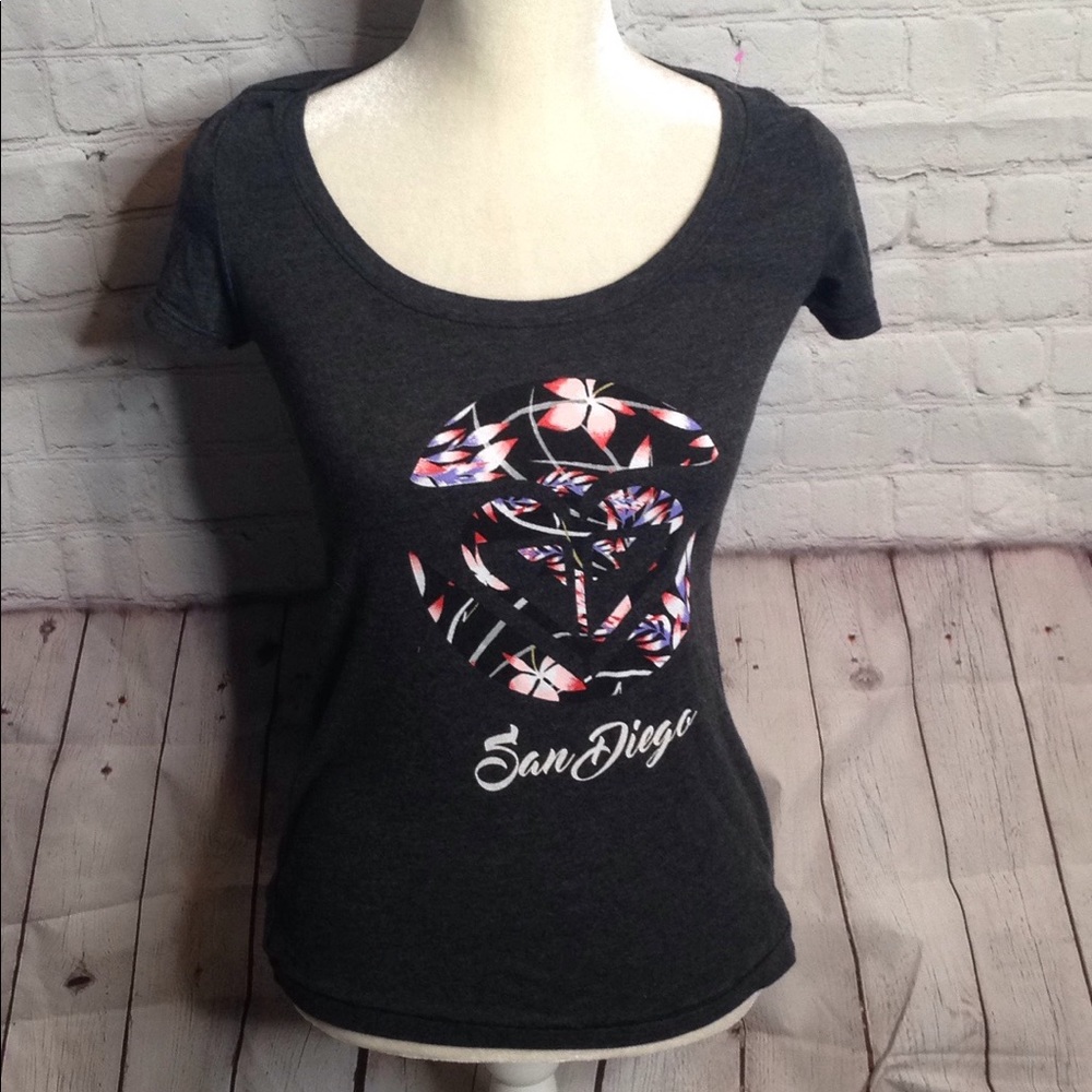 Sale 5/$25 gray extra small roxy tee shirt